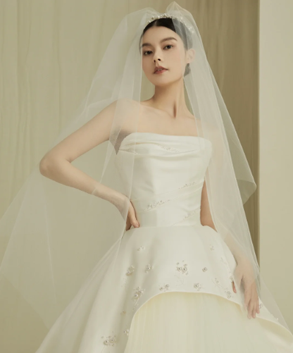 Elegant Ball Gown Strapless Satin Tulle Beaded With Veil Long Wedding Dresses C4202