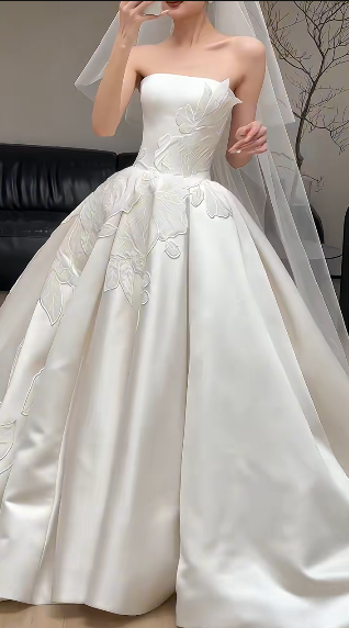 Classy Ball Gown Strapless Satin Applique With Veil Long Wedding Dresses C4377