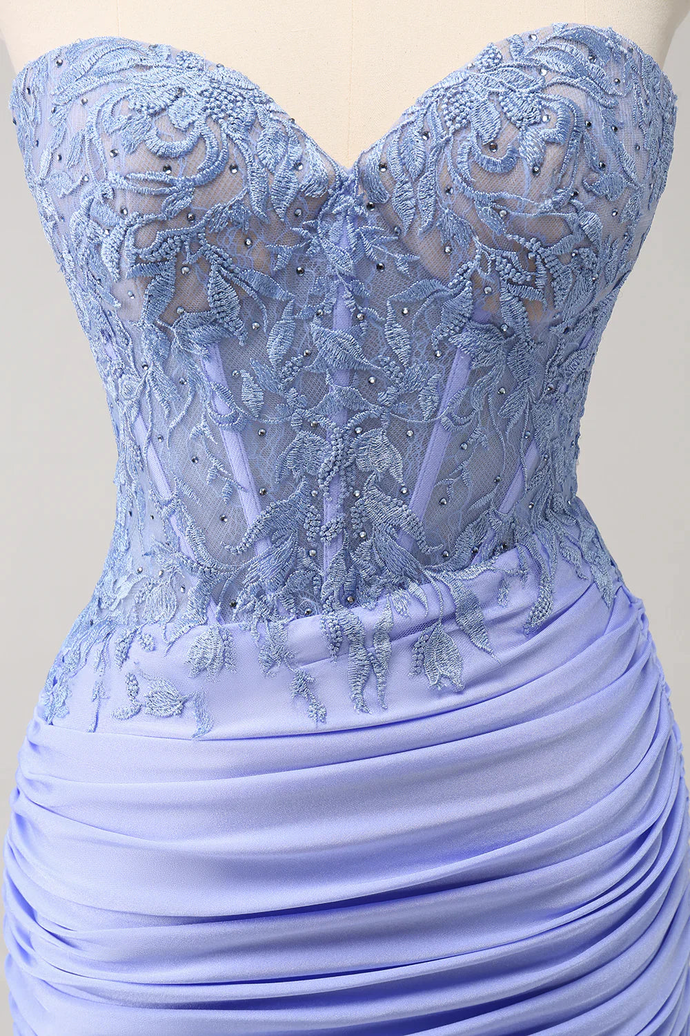 omberprom Charming Homecoming Dress Tight Sweetheart Pleated Short Prom Dress with Appliques