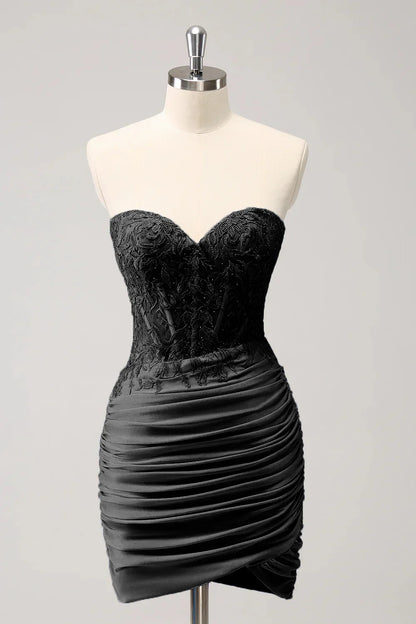 omberprom Charming Homecoming Dress Tight Sweetheart Pleated Short Prom Dress with Appliques