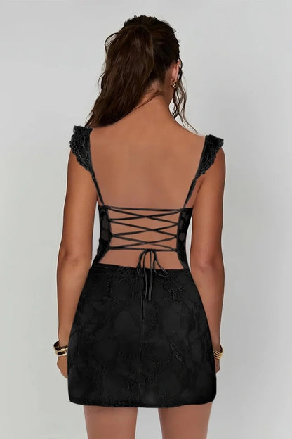 Charming Lace Bodycon Homecoming Dress with Spaghetti Straps and Side Slit