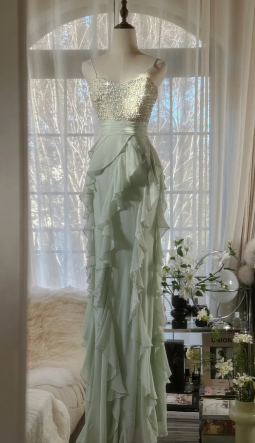 Glamorous Spaghetti Straps Green Beaded Chiffon Ruffles Long Party Dress Evening Gown