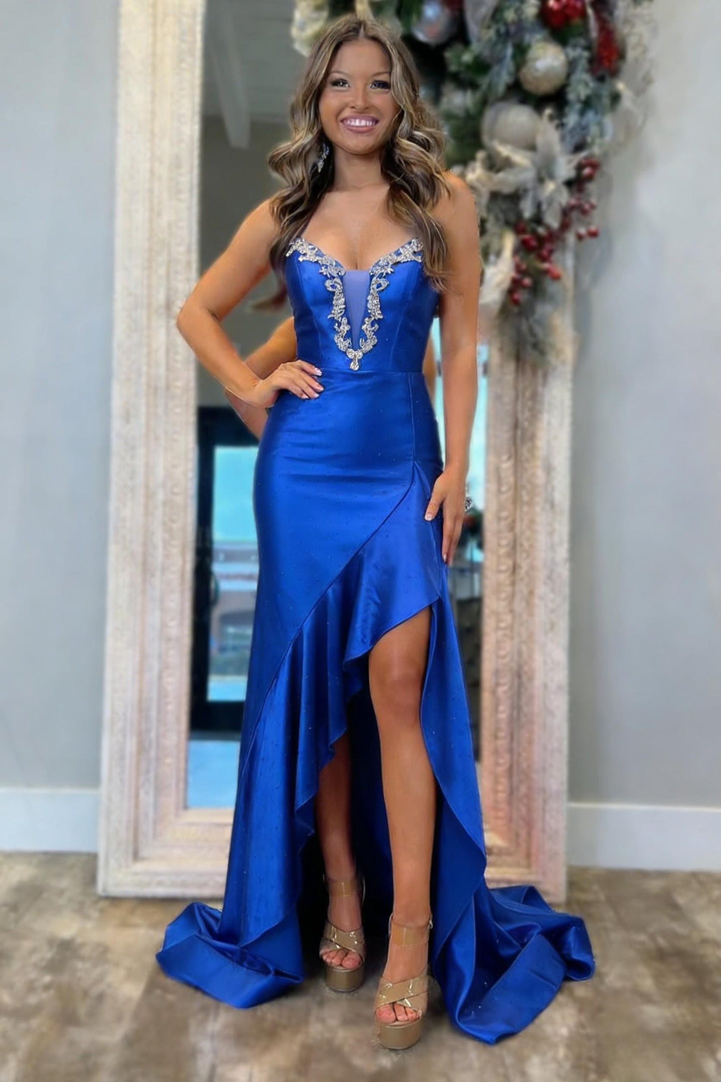 Elegant Black Mermaid Prom Dress with Sparkle Detail and Plunge Neckline