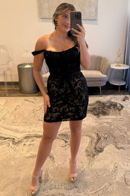 Elegant Off-Shoulder Lace Bodycon Homecoming Dress with Bow Waist