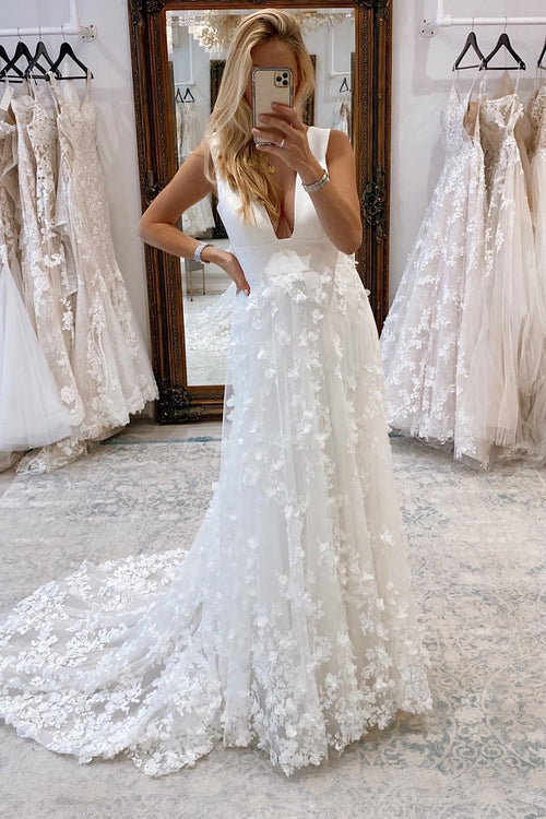 omberprom Elegant Deep V-Neck Backless Long Wedding Dress with Appliques Charming Bridal Gown