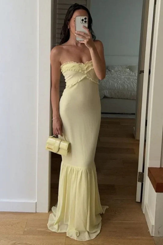 Elegant Light Yellow Chiffon Strapless Evening Gown with Ruched Bodice
