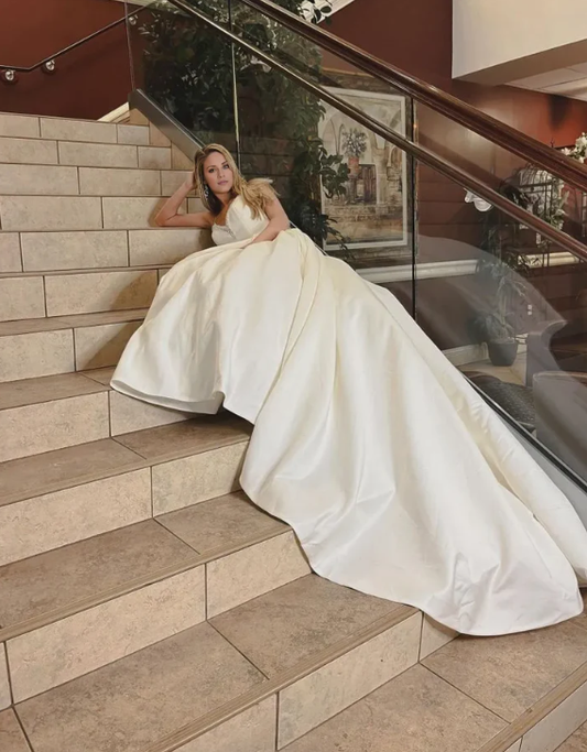 omberprom Elegant Noble A-line V-Neck Chapel Train Satin Wedding Dress With Beading Chic Bridal Gown