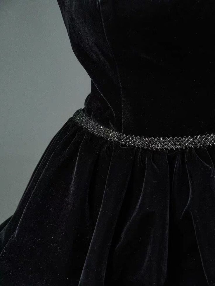 Elegant A Line Strapless Tiered Black Velvet Ball Gown Sweep Long Prom Dresses, Evening Dresses GG183