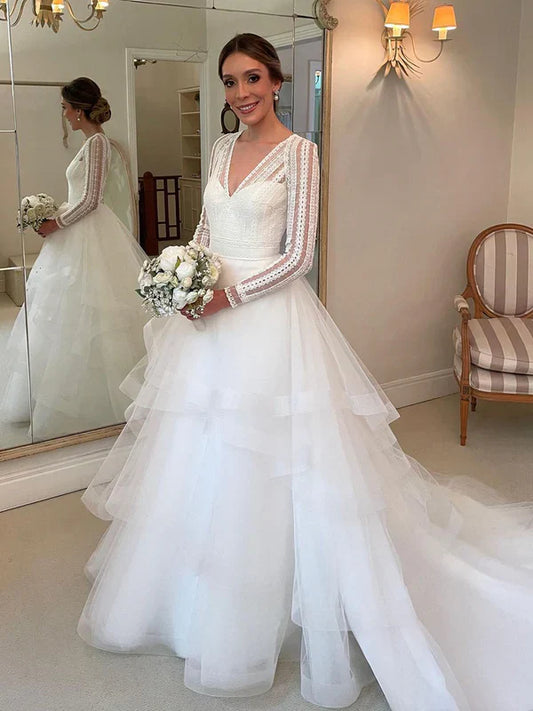 Delicated Lace V Neck Ball Gown Wedding Dresses Layered Tulle Wedding Dress Elegant