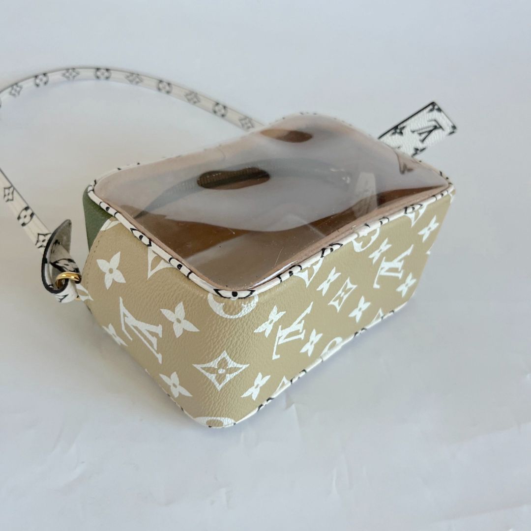 Louis Vuitton Monogram Beach Pouch