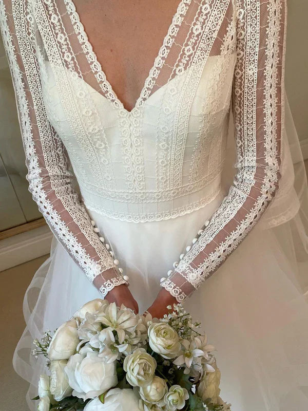 Delicated Lace V Neck Ball Gown Wedding Dresses Layered Tulle Wedding Dress Elegant