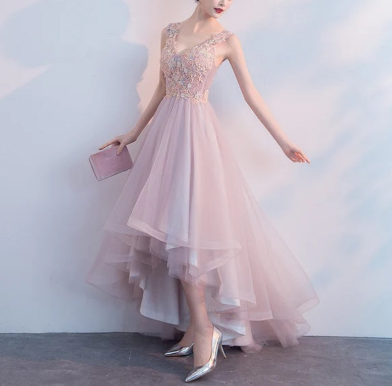 omberprom V-neckline High Low Formal Dress Lace Applique Homecoming Dress Party Dress Elegant Evening Dress Wholesale