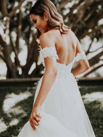 Delicate Appliqued Tulle Wedding Dresses A-line Long Bridal Gowns Off Shoulder Charming