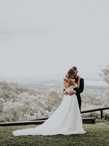 Delicate Appliqued Tulle Wedding Dresses A-line Long Bridal Gowns Off Shoulder Charming