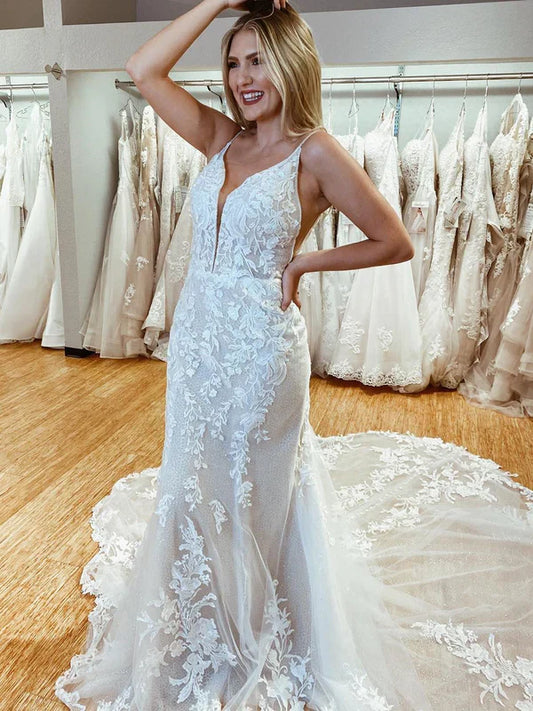 Amazing Spaghetti Straps Appliques Lace Wedding Dresses Mermaid Chapel Train Bridal Gowns Beautiful