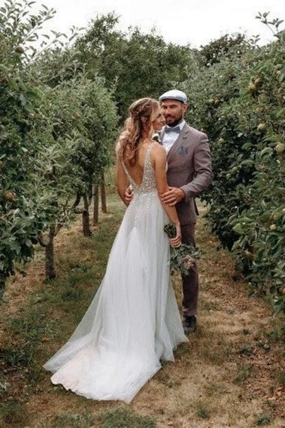 V Neck Beading Tulle A-Line Elegant Wedding Dress Charming Wholesale