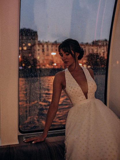 Marvelous V-neck A-line Polka Dot Lace Wedding Dresse Tulle Bridal Gowns Sexy
