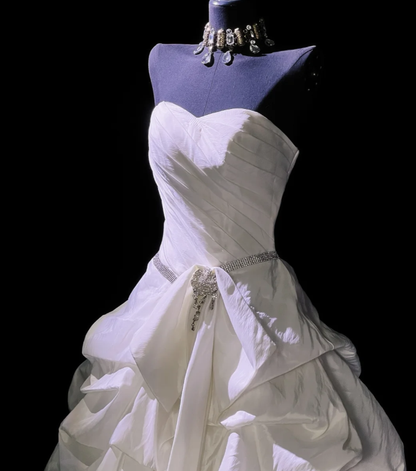 Pretty Sweetheart  Neck White Satin Pleated Lace Long Bridal Dress Wedding Dress Y9850