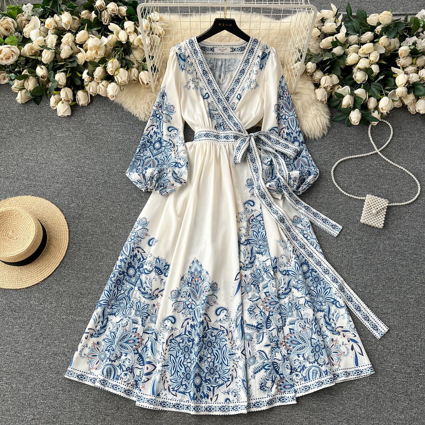 European and American palace style printed V-neck lantern long sleeve tie waist wide swing dress R2307