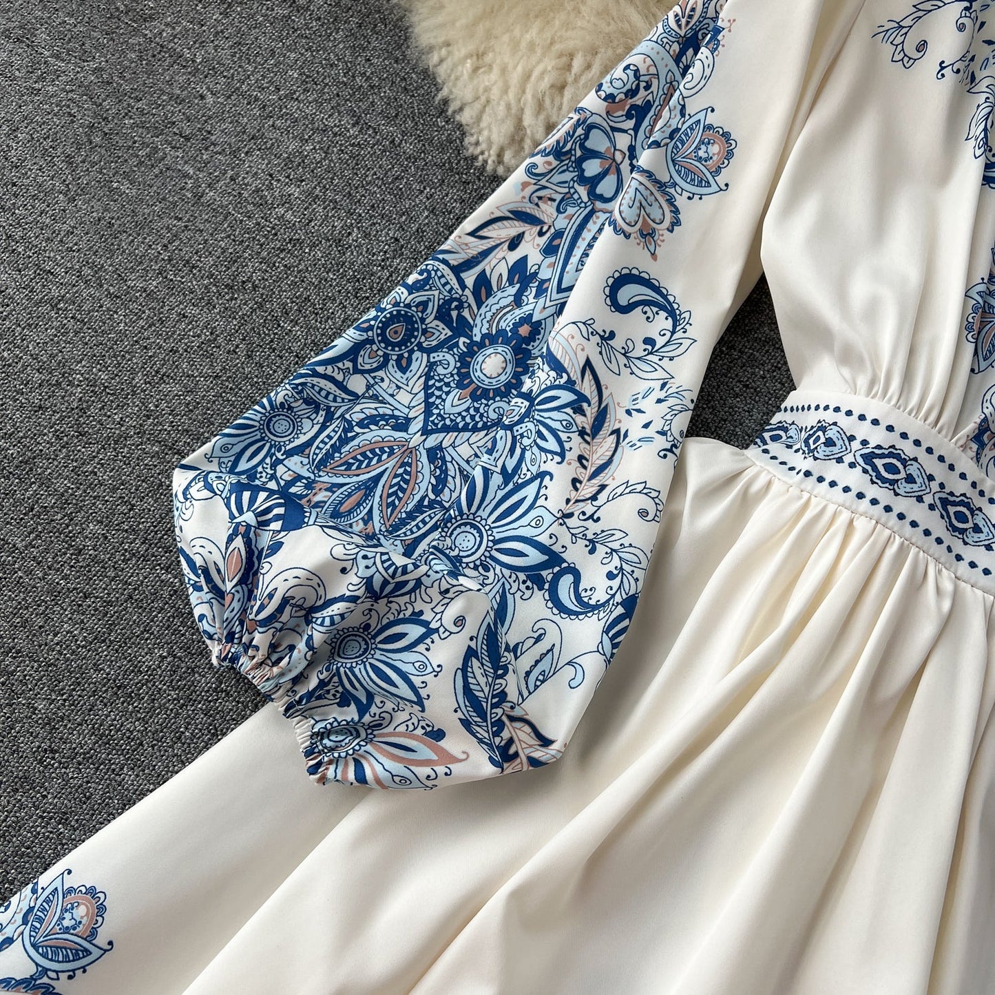 European and American palace style printed V-neck lantern long sleeve tie waist wide swing dress R2307