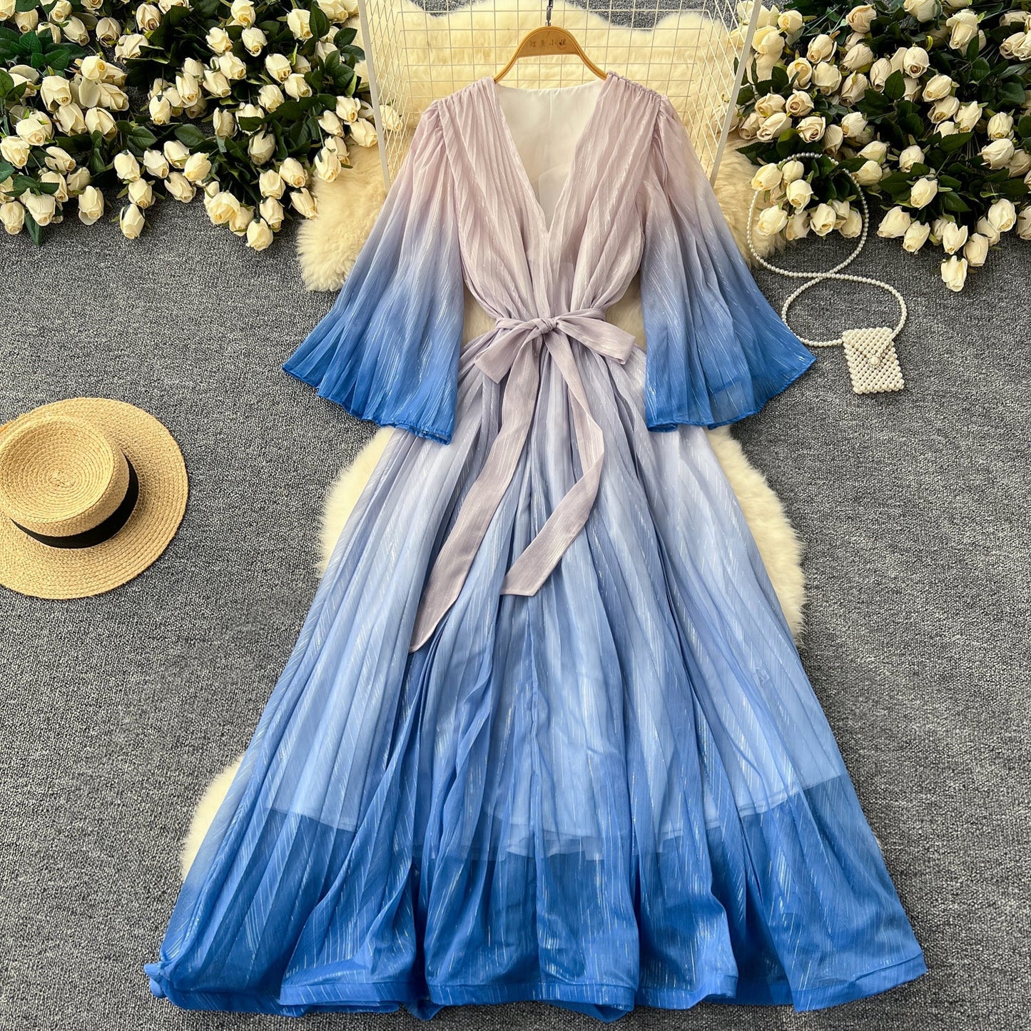 2025 new style light mature style waist tie loose V-neck trumpet sleeve gradient color dress R2230