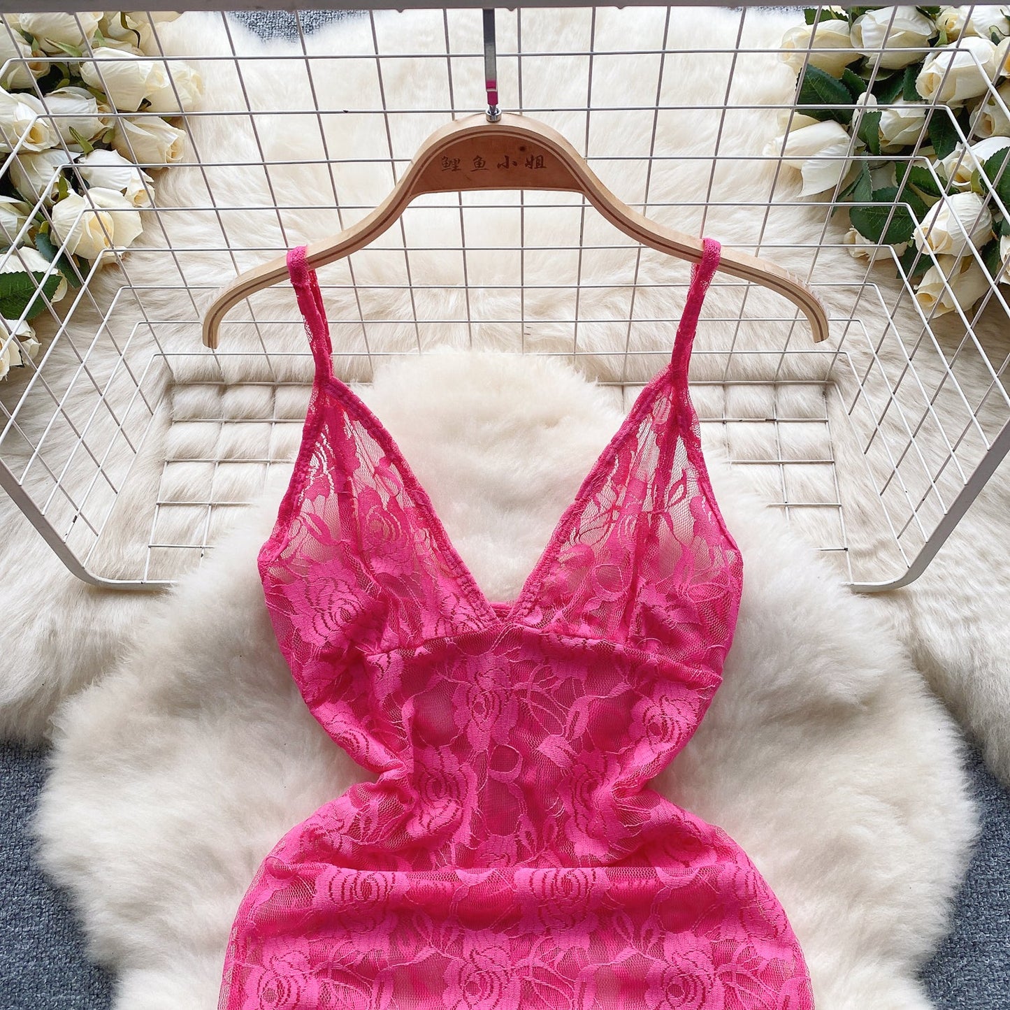 Dopamine pure desire hot girl style suspender dress mesh lace V-neck design tight hip skirt R2285