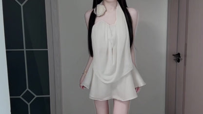 A complete set of pure and relaxed white halter top and short skirt two-piece suit R0833