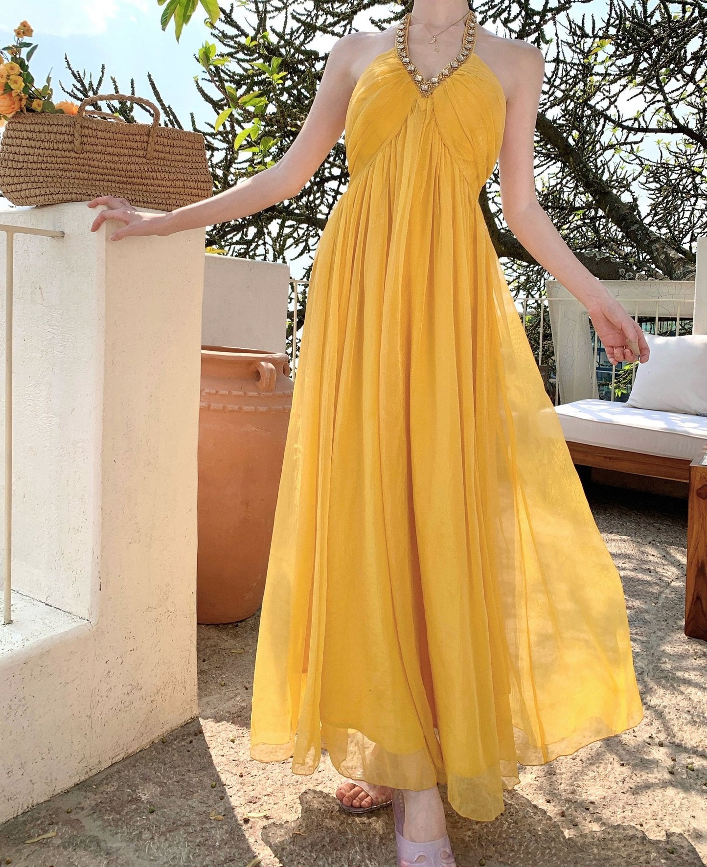 Beautiful little skirt yellow backless halter neck long skirt new style R0641