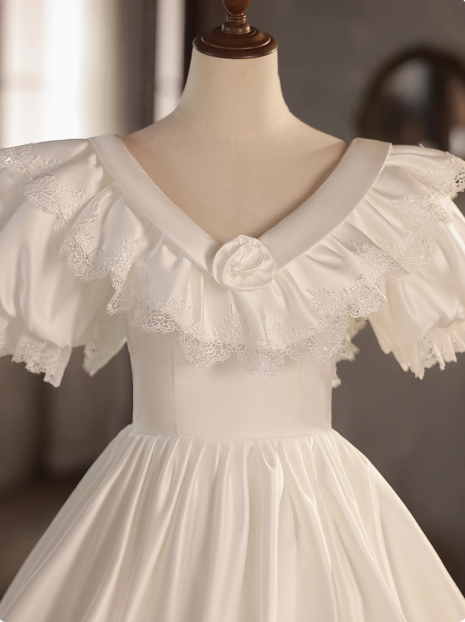 Vintage White V-Neck Short Sleeve A-Line Wedding Dress P2617