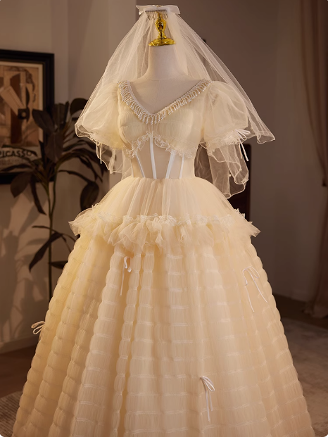 Elegant and flowing champagne V-neck short-sleeved tulle A-line wedding dress P2635