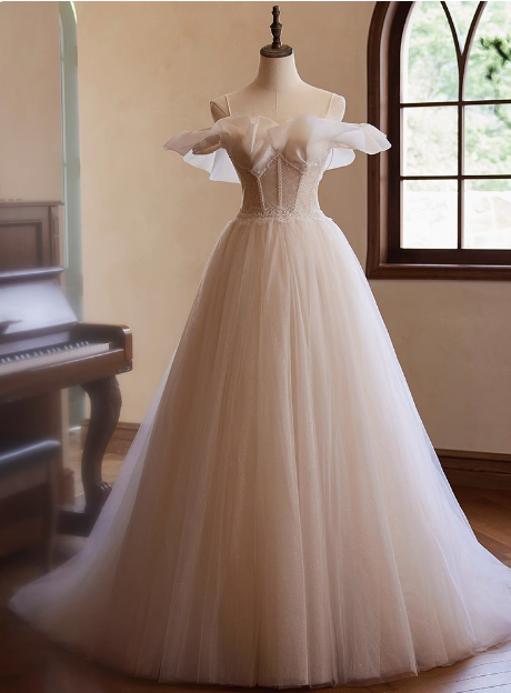 Elegant and flowing white strapless tulle beaded A-line wedding dress P2638