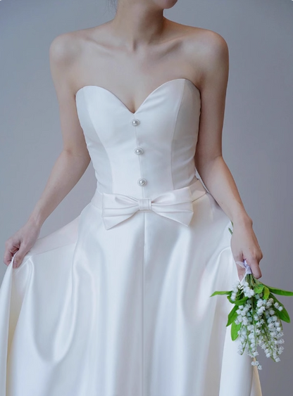 French Strapless Satin Sweetheart Neckline Small Train White Wedding Dress P2723