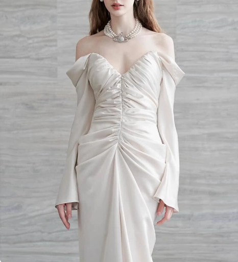 One-shoulder simple long-sleeved satin waist pleated small train mermaid wedding dress P2751
