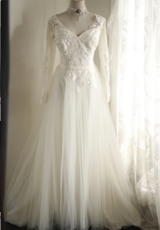 White Long Sleeve V-Neck Lace Tulle A-Line Floor-Length Wedding Dress P2806