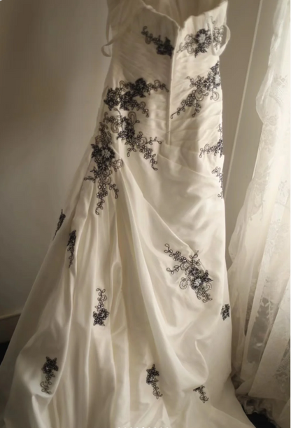 Retro Palace Irregular Satin Beaded Strap Wedding Dress P2818