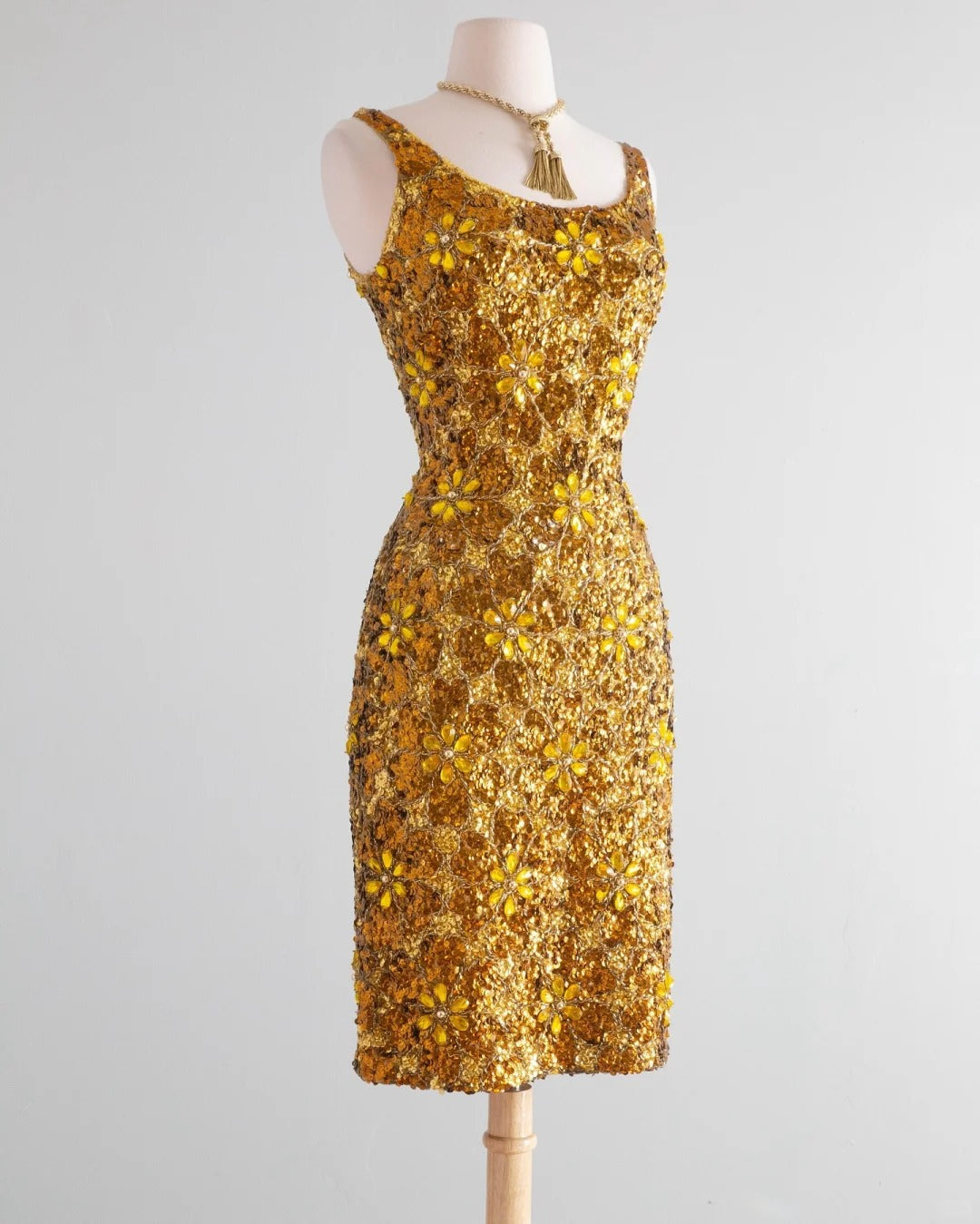 Gorgeous Gold Full Skirt Beaded Slim Fit Homecoming Dress P3146