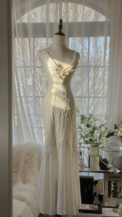Clean and Elegant White V-Neck Lace Beaded Mermaid Long Prom Dress P3311