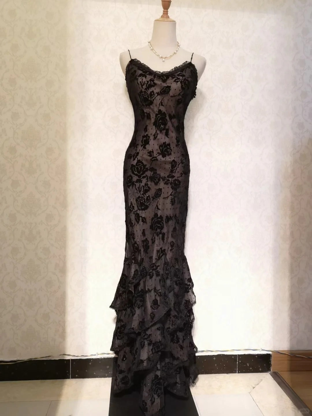 Sexy Black Tulle Rose Strap Mermaid Long Prom Dress P3328