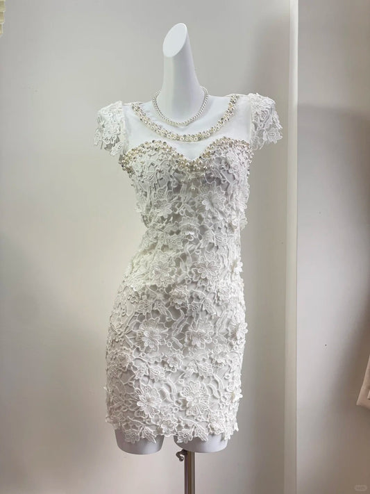 Elegant White Pearl Round Neck Lace Tight Hip 19th Birthday Homecoming Dress P3535