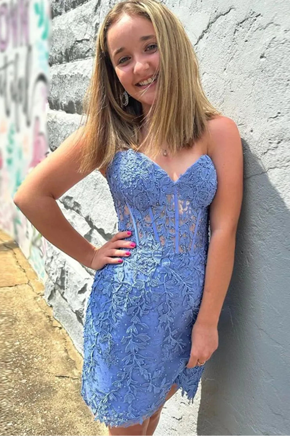 Stunning Bodycon Sweetheart Lace Up Short Homecoming Party Dress