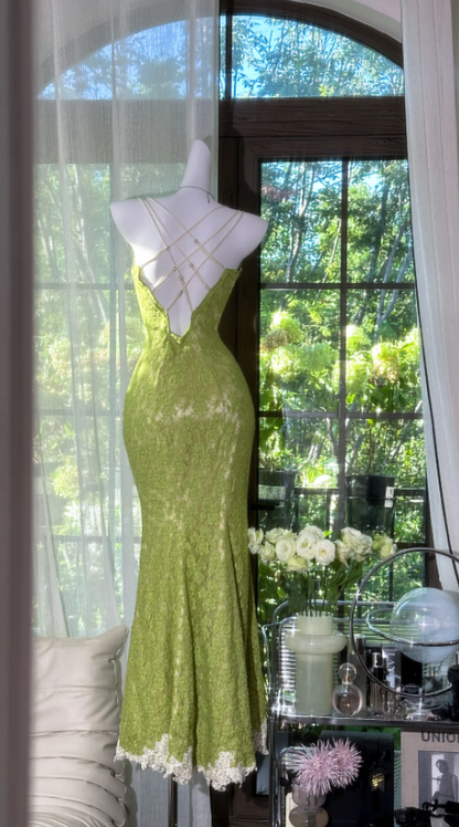 Vintage-Inspired Lime Green Lace Mermaid Spaghetti Strap Prom Dress Ivory Floral Trim & Side Slit Evening Gown TP5136