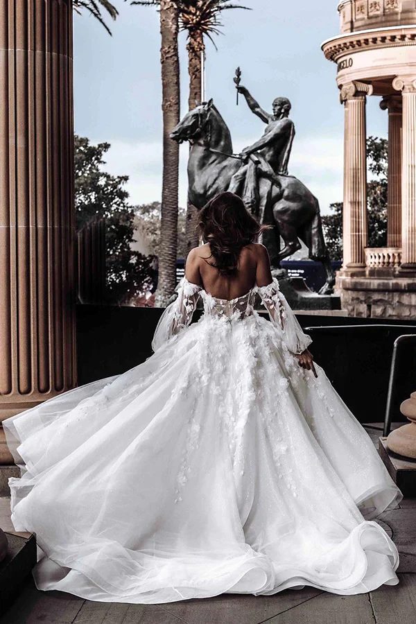 MODERN SWEETHEART SLEEVELESS WEDDING DRESS WHITE 3D FLORAL LACE BRIDAL GOWN