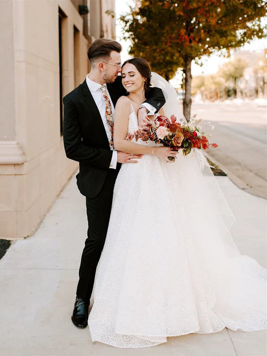 Eye-catching Lace Wedding Dresses A-line Long Bridal Gowns V-neck Floor Length