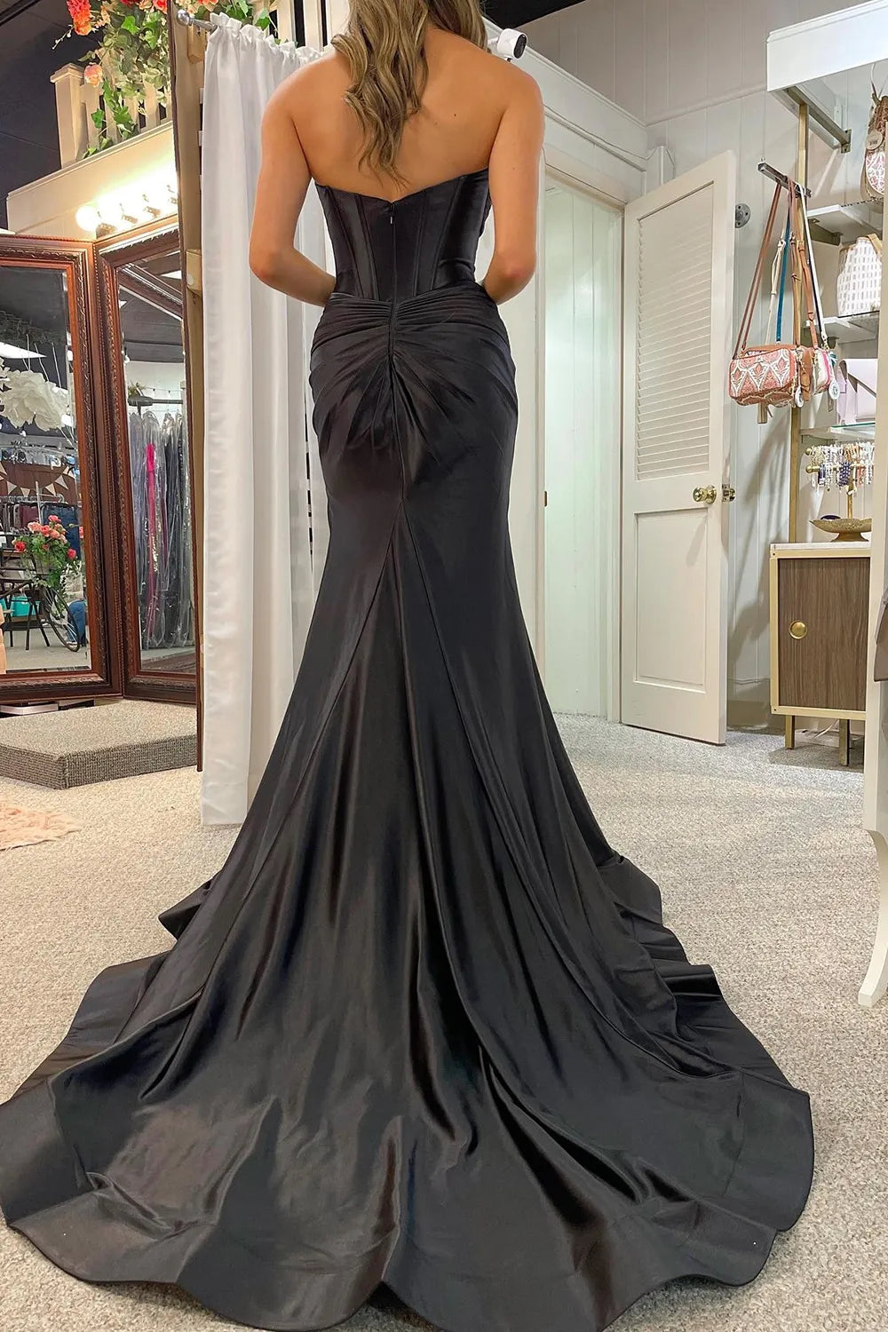 Chic Sweetheart Long Mermaid Satin Corset Prom Dress with High Slit