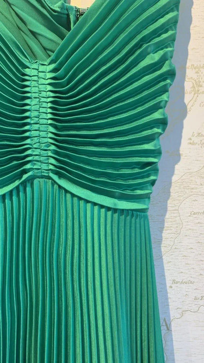 Green Pleated A-Line Prom Dress - V-Neck Satin Evening Party Gown