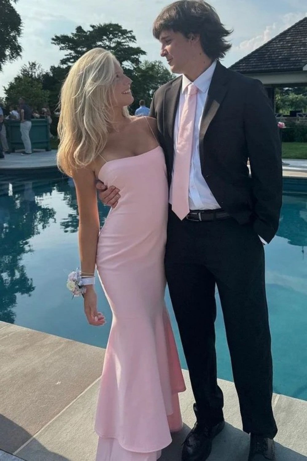 Simple Pink Fitted Prom Dress with Flared Bottom and Spaghetti Straps