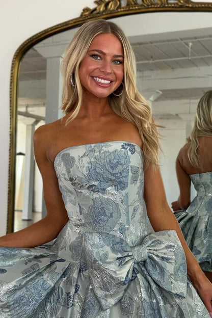 Special A-Line Strapless Low Waist Short Homecoming Dress with Bowknot