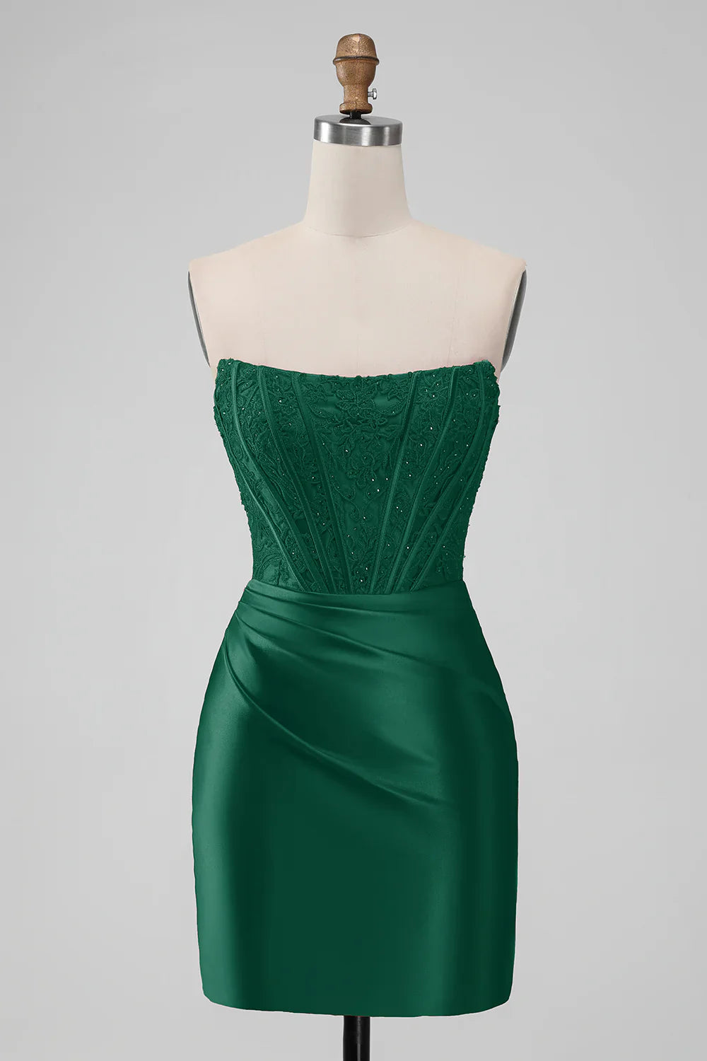 omberprom Strapless Homecoming Dress Stylish Bodycon Sleeveless Pleated Short Prom Dress
