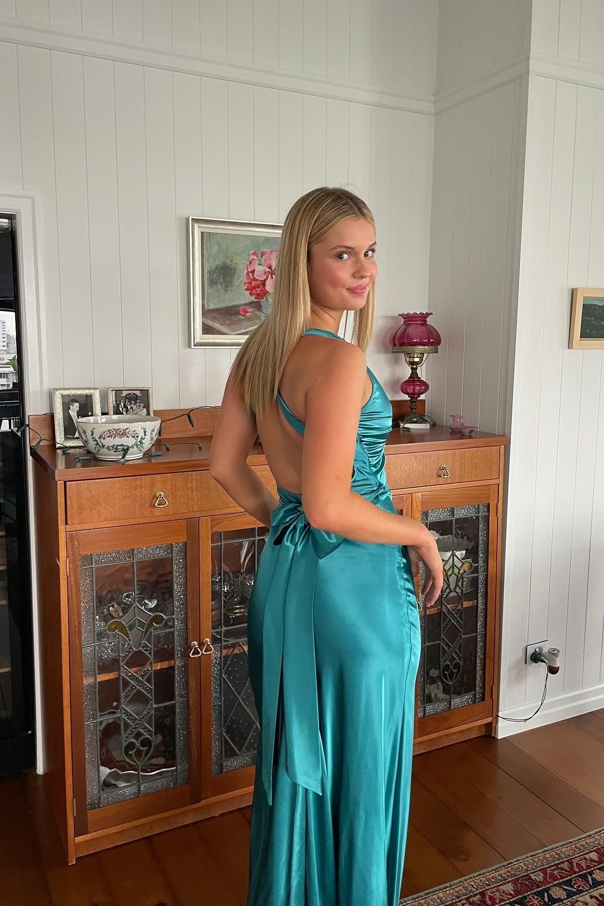 Elegant Meriamd Satin V Neck Prom Dress with Ruched Bodice