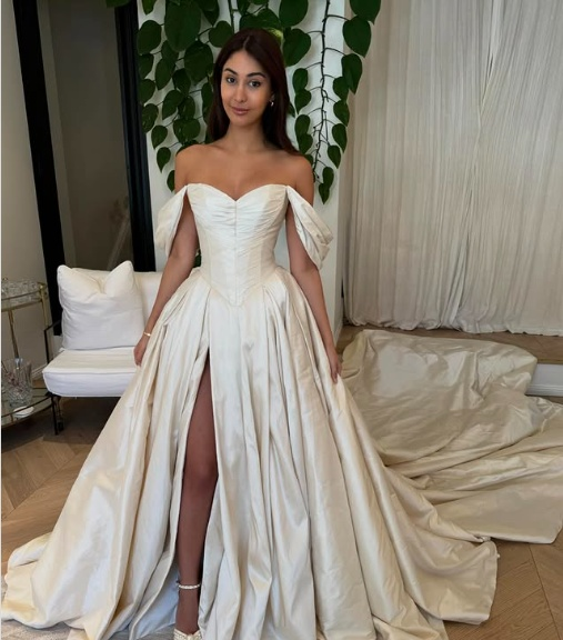 Elegant Ivory Satin Sweetheart Off-the-shoulder Design A-Line Floor-length Wedding Dress TP2501